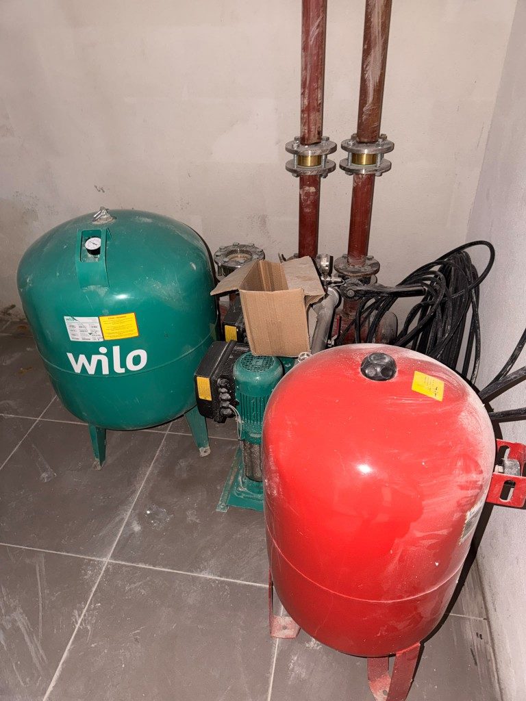 Hidrofor pompası ve genleşme tankı montajı